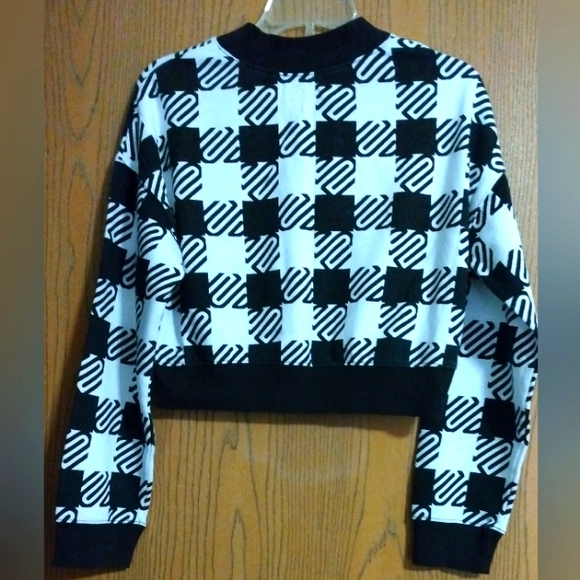 Justice Cropped fleece top size L (12-14)     11-016 - Picture 4 of 4